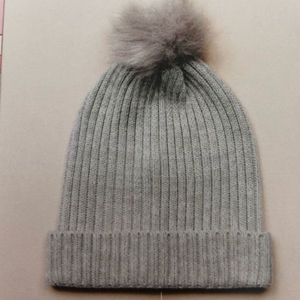 New Hatattak Gray Pom Knit Hat
